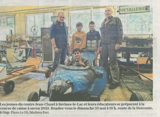LA PRESSE EN PARLE : CENTRE JEAN CLUZEL, les jeunes prêts à participer à la course de caisses à savon.